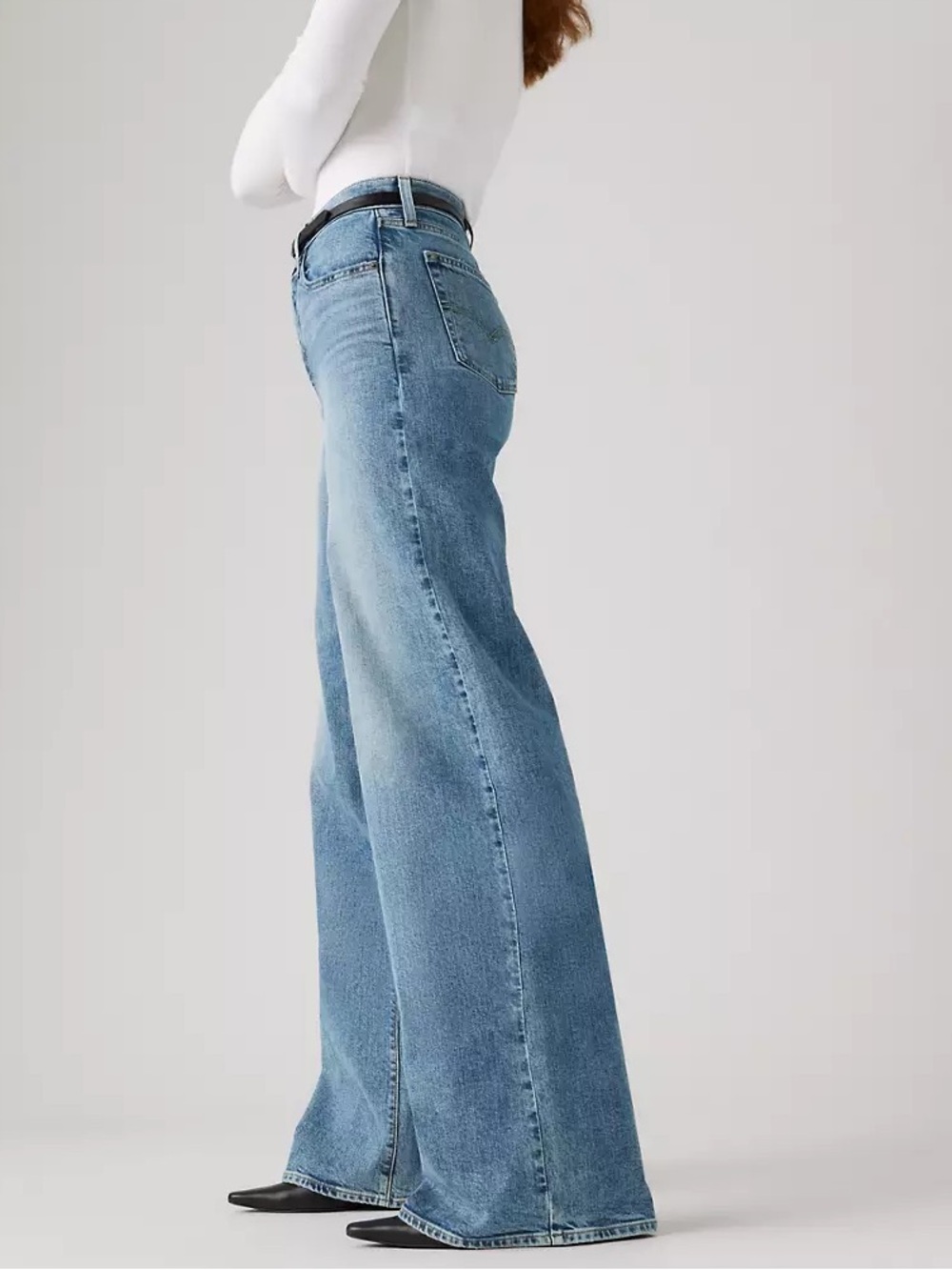Levi’s 728 High Rise Wide Leg Jeans Sweet Success Medium Wash 27